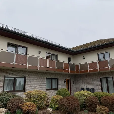 Ferienwohnungjahrsfeld Strassenhaus Exterior photo